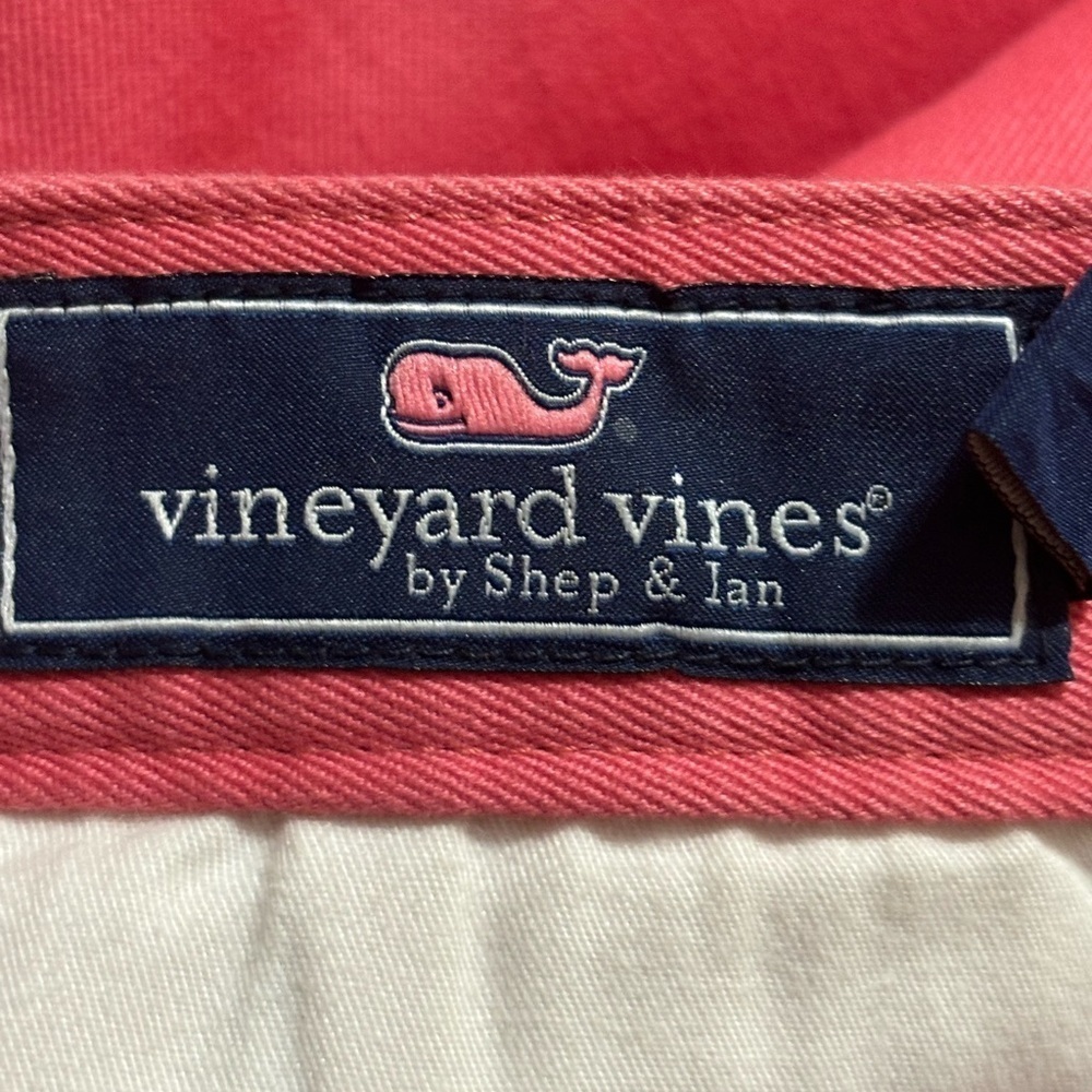Vineyard Vines Mens Pants Chino Coral Pink
100% Cotton size 16 (boys) - Picture 4 of 12